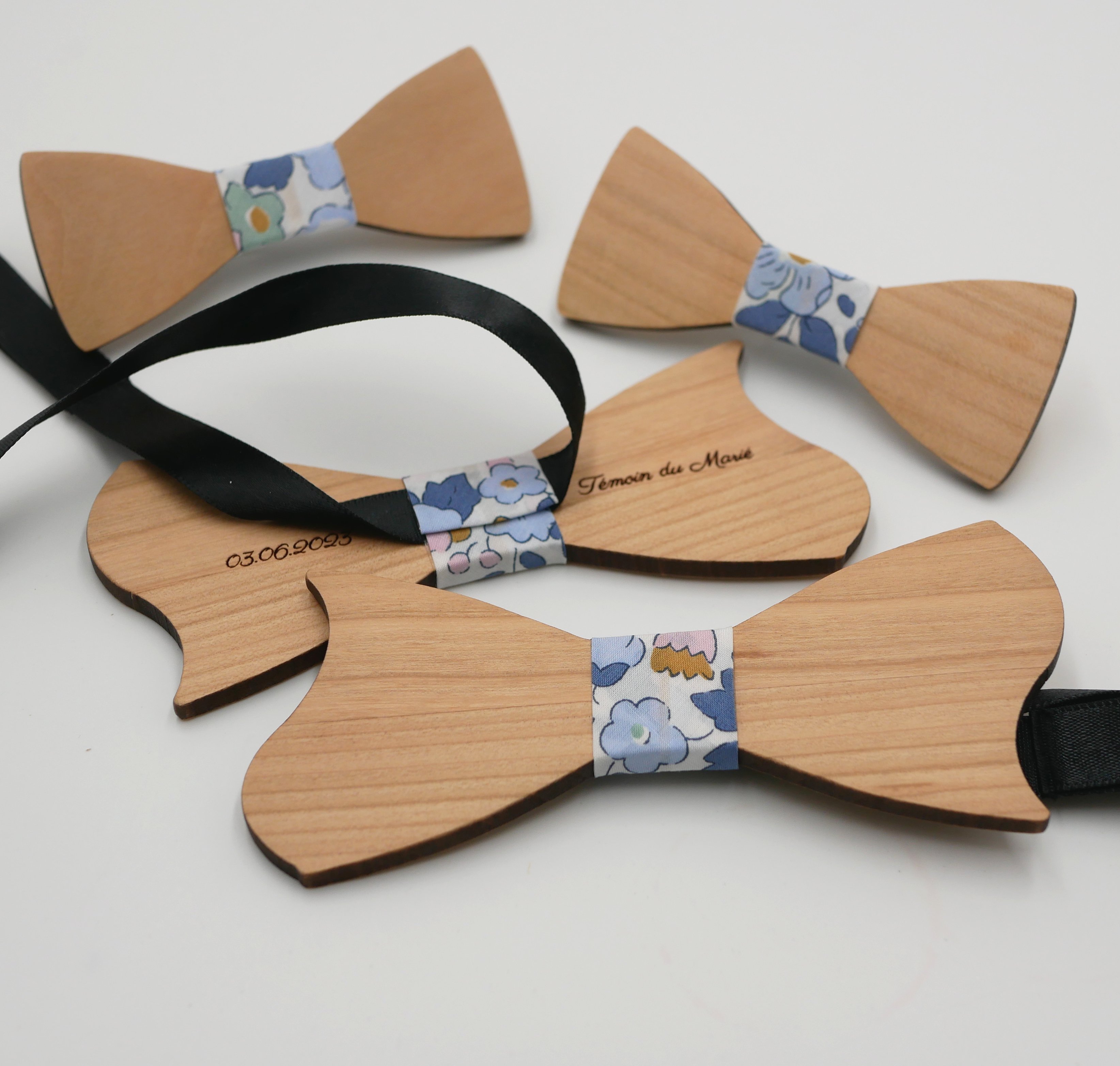 Asymmetrische strik in kersenhout om te personaliseren Made in France