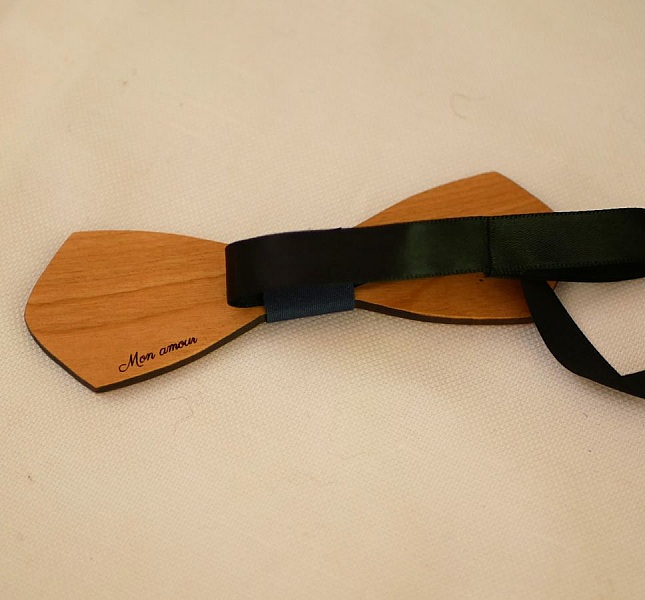 Franse houten vlinderdas voor mannen "le rabl&eacute; long" personaliseerbaar