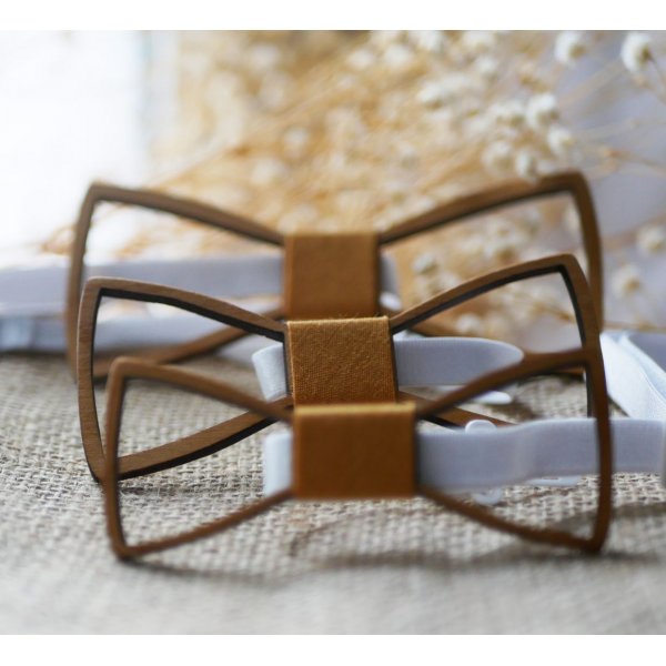 Mini houten strikje met uitgeholde arasbesken 