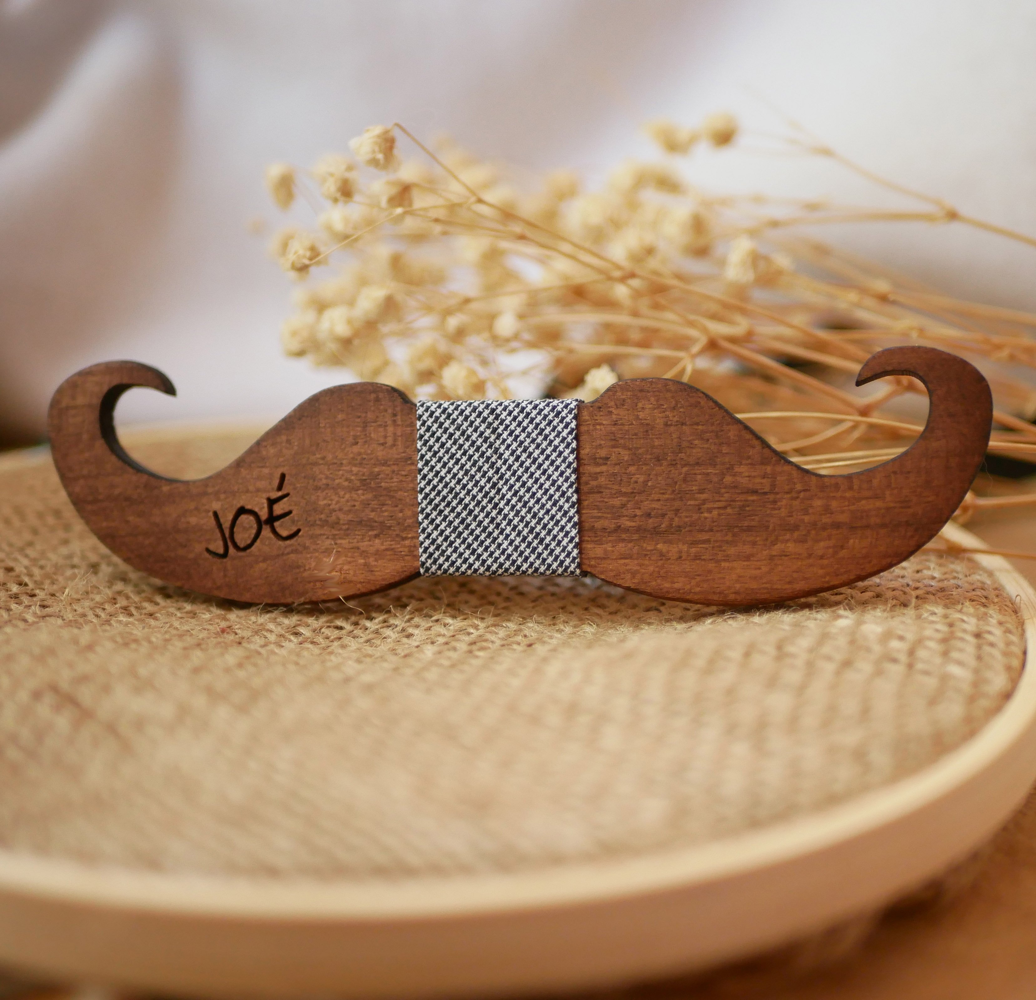 Getint houten Moustache strikje om te personaliseren made in France