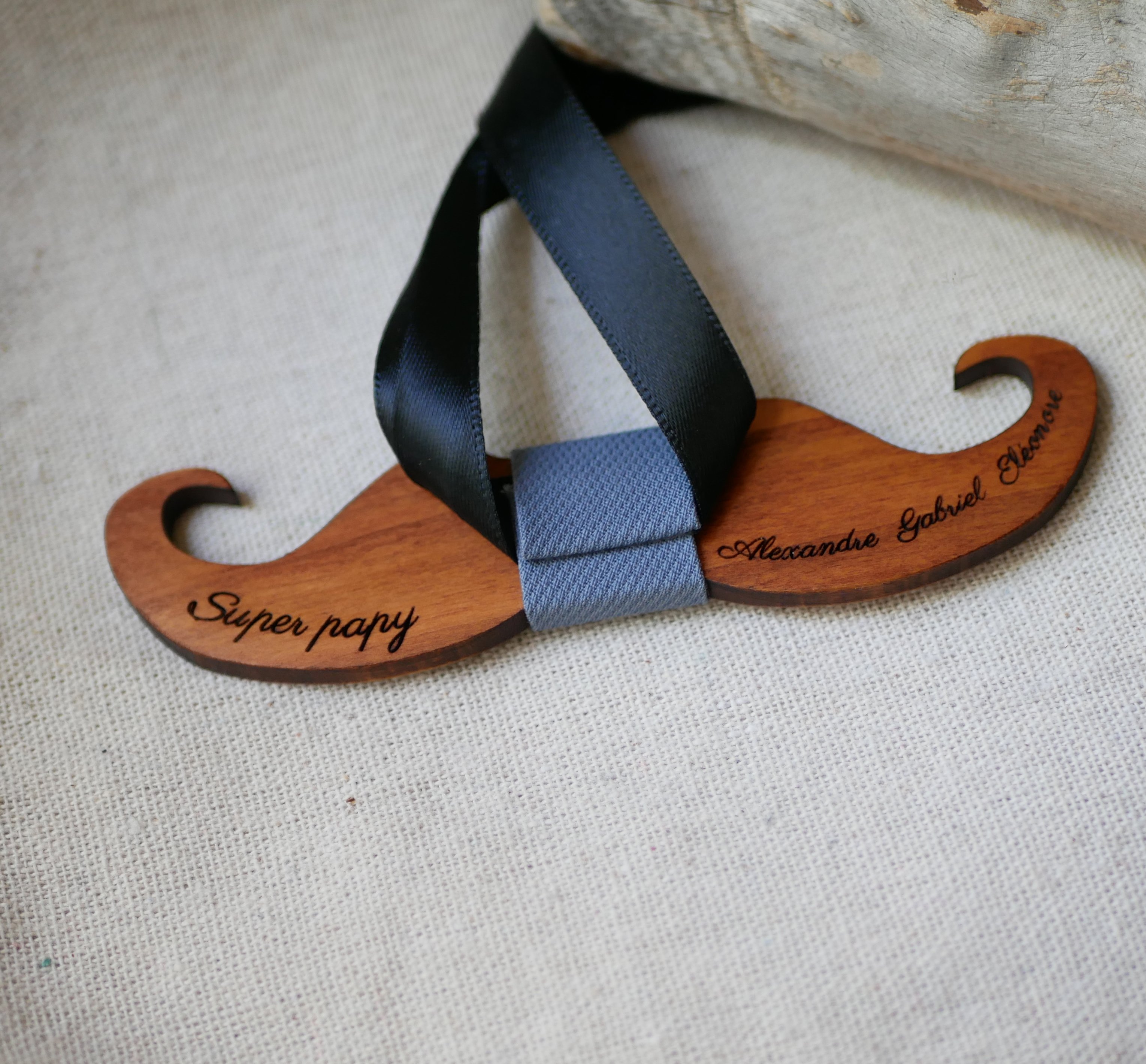 Getint houten Moustache strikje om te personaliseren made in France