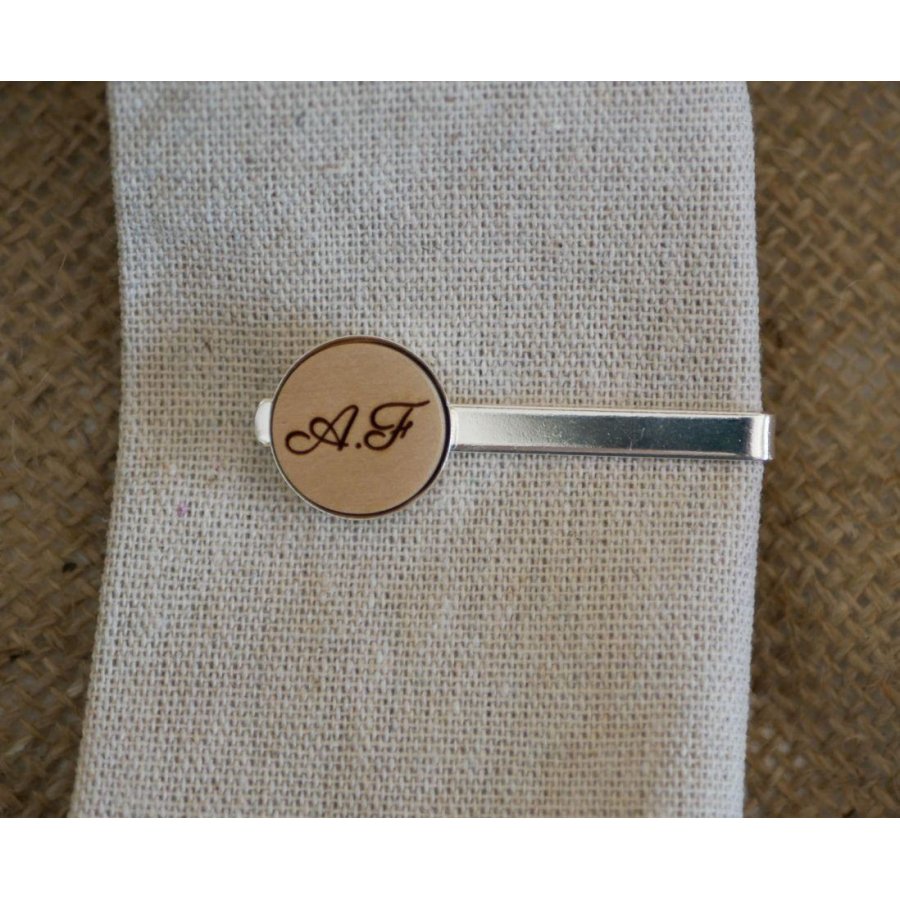 Dasschuif met gepersonaliseerde hout cabochon door gravure