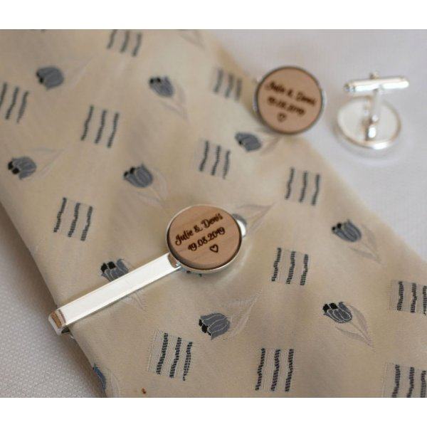 Dasschuif met gepersonaliseerde hout cabochon door gravure