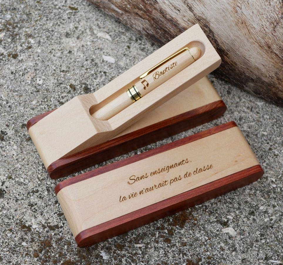 Houten pennendoosje met gegraveerde pen in een te personaliseren doosje 