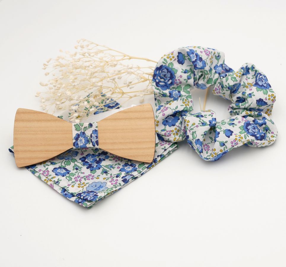 Liberty Blue zakje + scrunchie + houten strikje