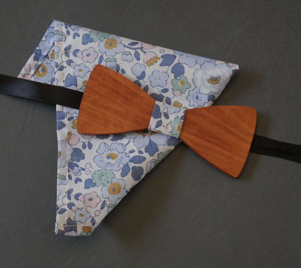 Liberty Denim blauw tasje en personaliseerbaar houten strikje