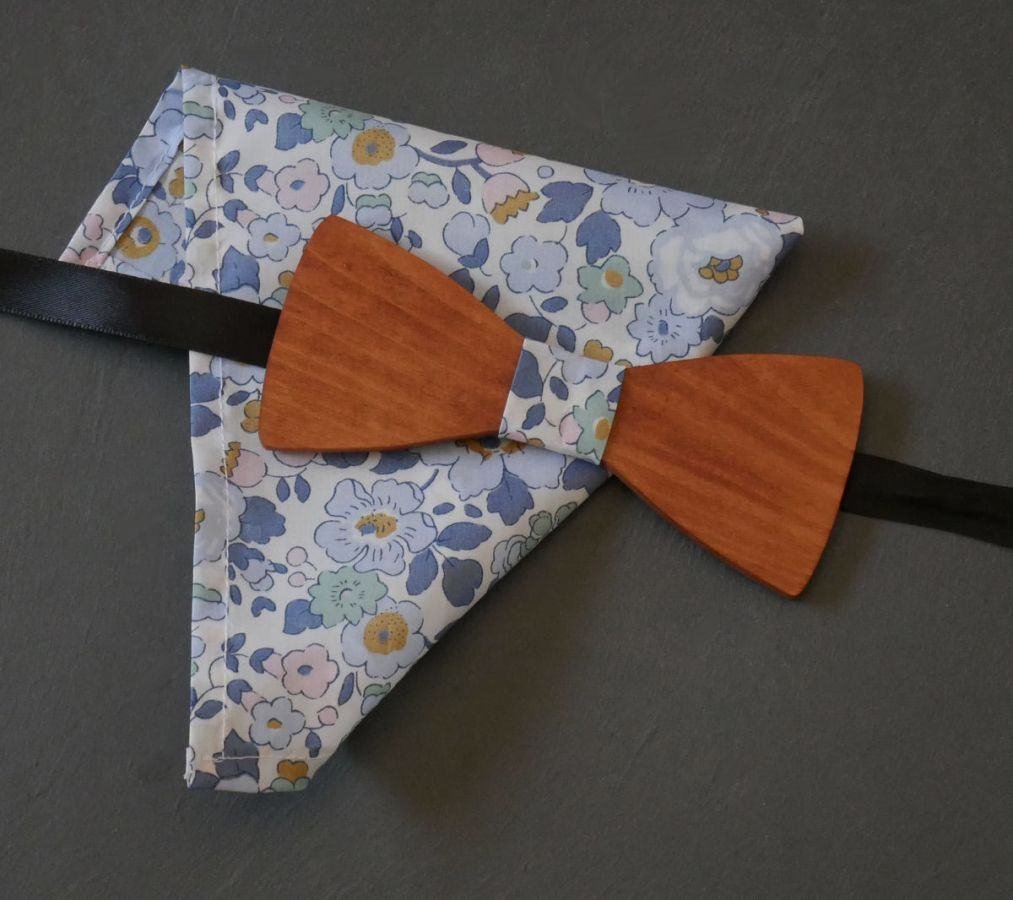 Liberty Denim blauw tasje en personaliseerbaar houten strikje