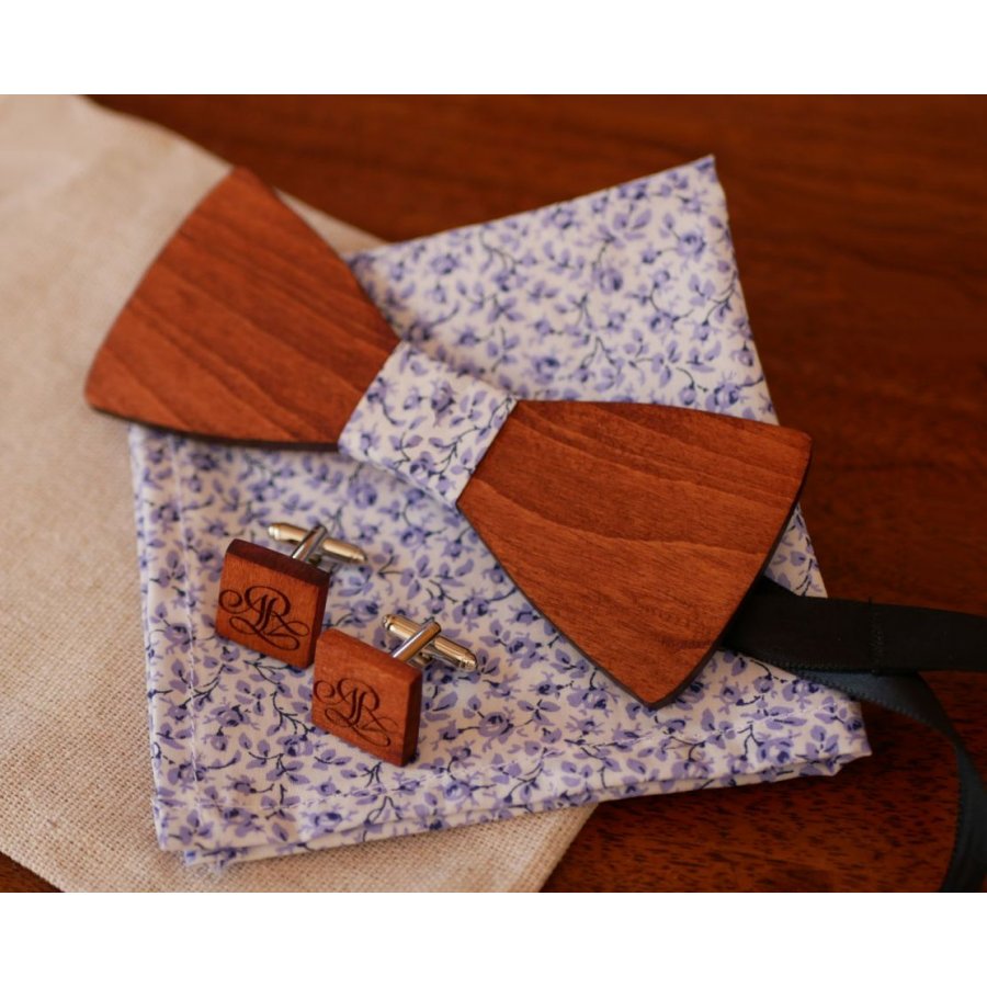 Mickael Liberty clutch bag met blauwe bloemen en houten strik, personaliseerbaar