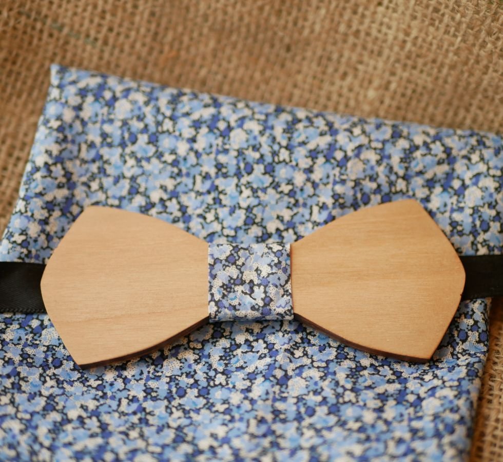Liberty Pepper Blauw zakje + scrunchie + personaliseerbaar houten strikje