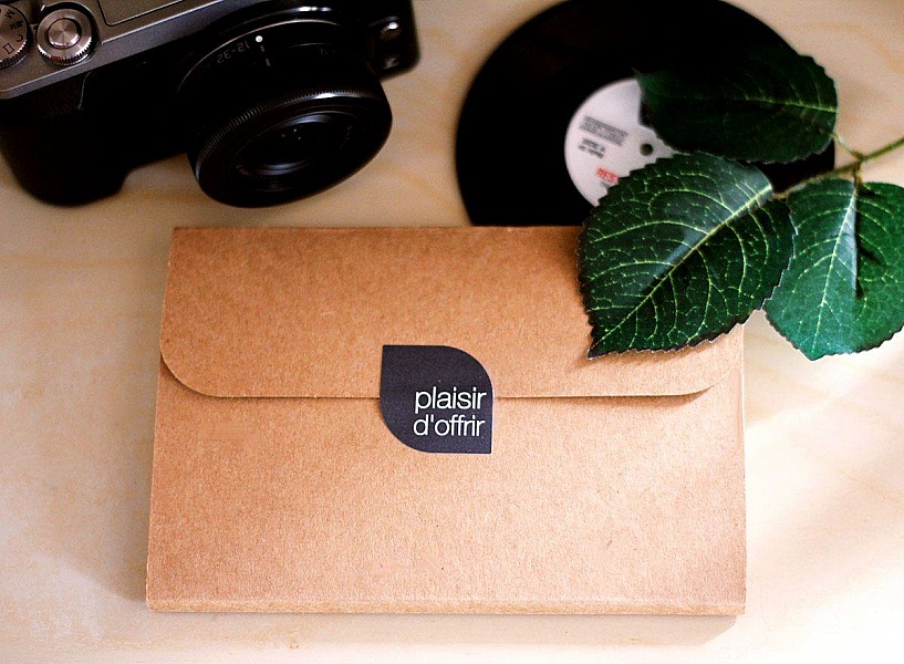 Houten vlinderdas en pakzak in rood Liberty 