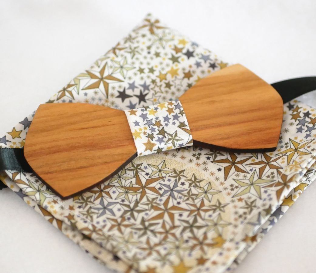 Personaliseerbare Liberty bruine sterren en houten strik etui