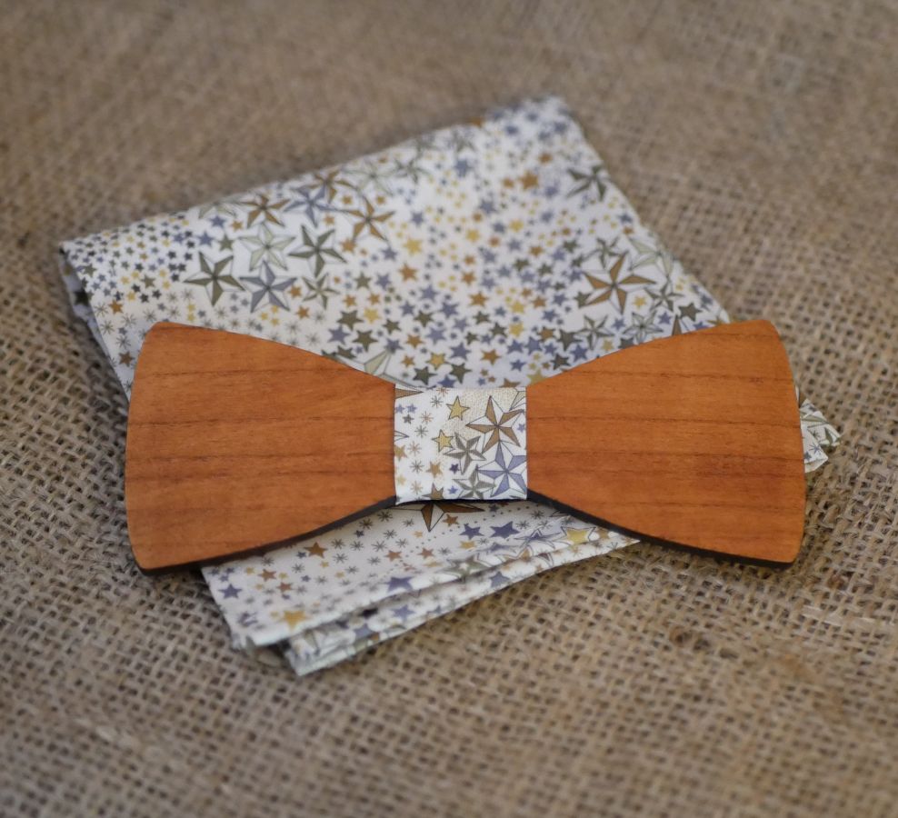 Personaliseerbare Liberty bruine sterren en houten strik etui
