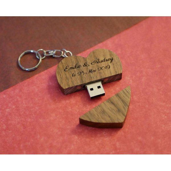 Hartvormige USB-sleutelhanger van donker hout om te personaliseren met een gravure