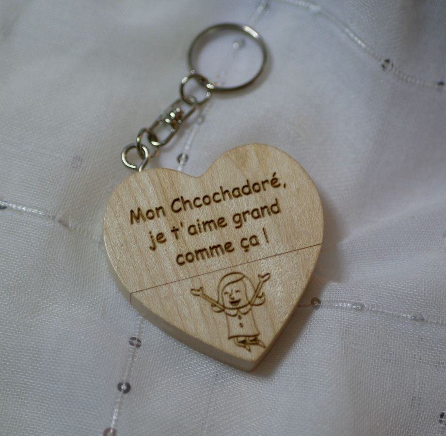 Gegraveerde houten hart USB-sleutelhanger om te personaliseren
