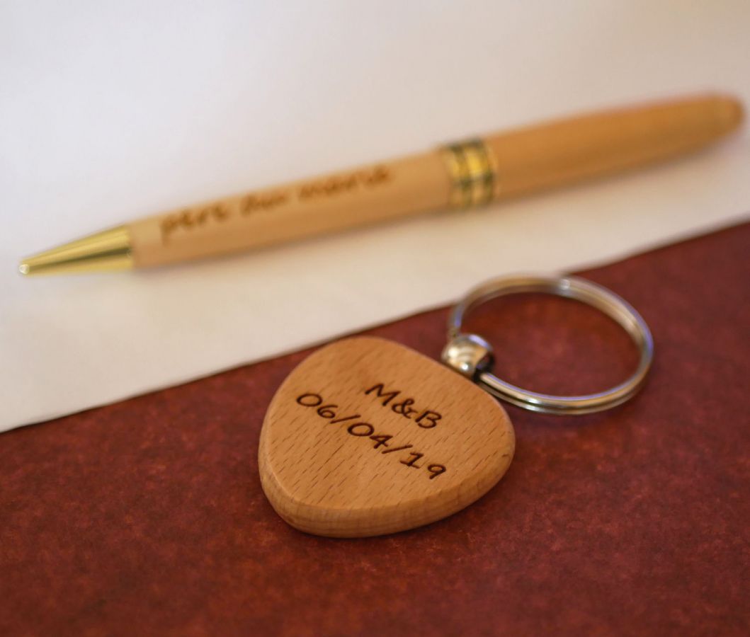 Houten sleutelhanger Hart te personaliseren door gravure