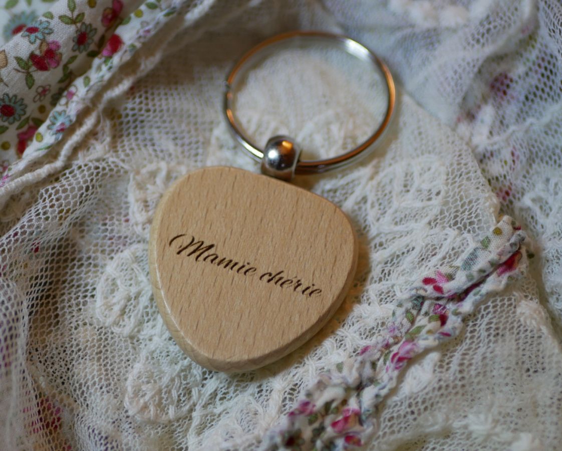 Houten sleutelhanger Hart te personaliseren door gravure