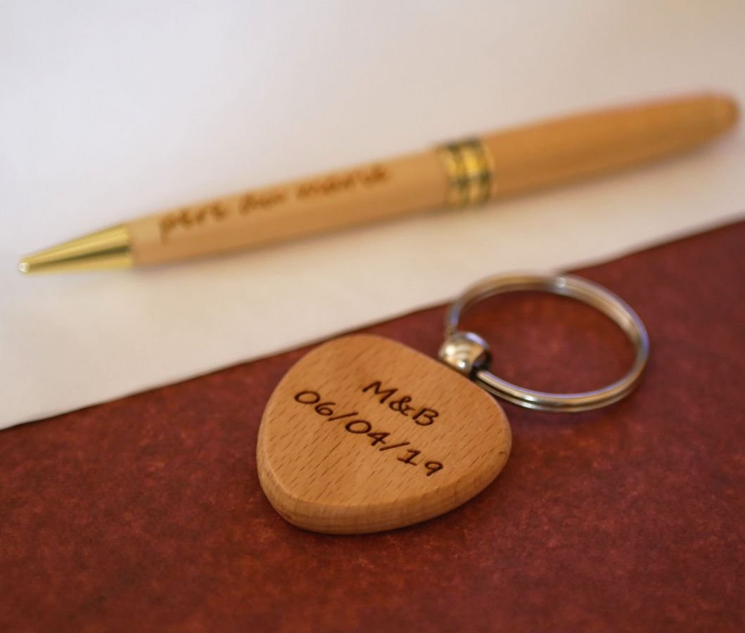 Houten sleutelhanger Hart te personaliseren door gravure