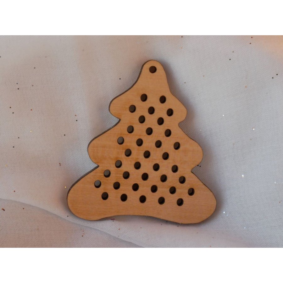Houten kerstboom om zelf te borduren 