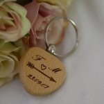 Houten sleutelhanger Hart te personaliseren door gravure