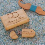 32 GB 2.0 bamboe USB-stick in aangepast etui