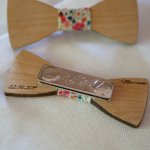 Houten mini strik broche om te personaliseren