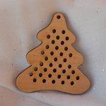Houten kerstboom om zelf te borduren 