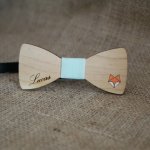 Houten vlinderdasje voor kinderen met gegraveerd ontwerp naar keuze, gemaakt in Frankrijk