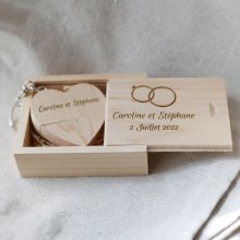32 GB Heart USB Flash Drive in een licht houten doosje