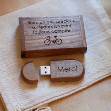 Walnoothout 64GB USB-stick en doos, aanpasbaar