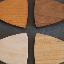 Kale houten strik om zelf in elkaar te zetten