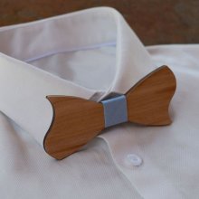 Originele asymmetrische strik in kersenhout om te personaliseren