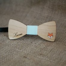 Houten vlinderdasje voor kinderen met gegraveerd ontwerp naar keuze, gemaakt in Frankrijk
