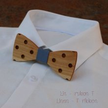 Gegraveerd houten polka dot strikje om te personaliseren