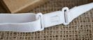 Witte elastische sluiting (tot 50 cm) (+ 0.50 €)