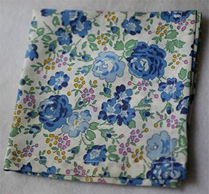 L11-Liberty Felicite blauw+vierkante zak (+ 10.80 €)